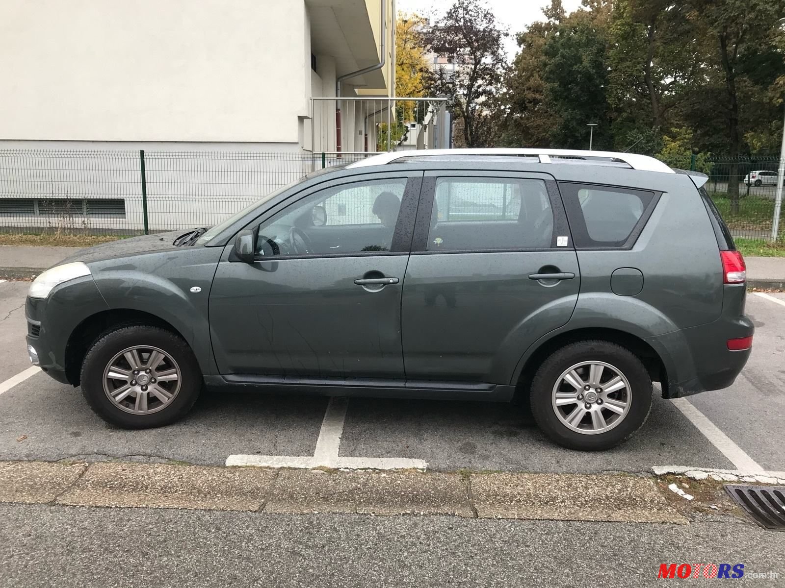 2009' Citroen C-Crosser 2.4 photo #1