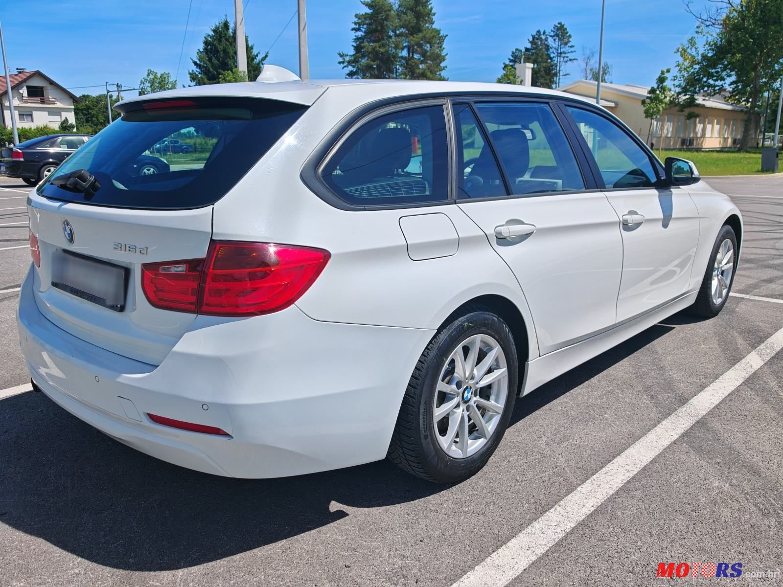 2015' BMW Serija 3 316D photo #5