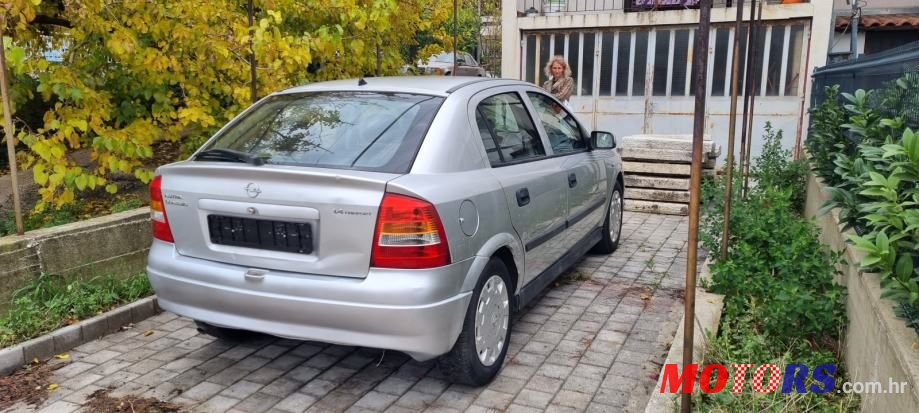 2005' Opel Astra 1.4 16V photo #5