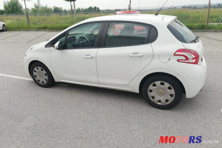 2015' Peugeot 208 1,4 Hdi photo #2