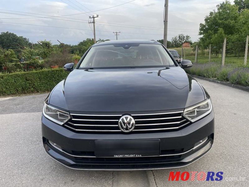 2017' Volkswagen Passat Variant photo #2