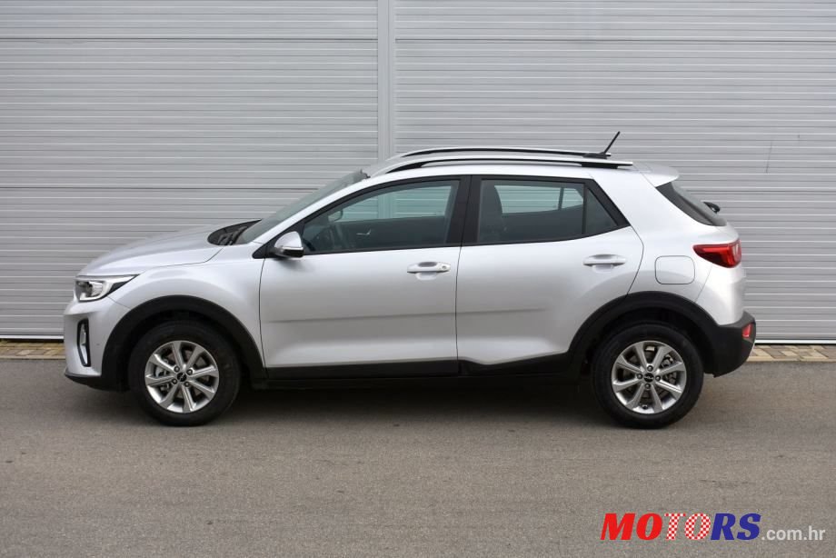 2022' Kia Stonic 1.2 Lx Urban photo #2