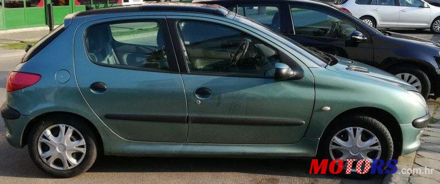 2001' Peugeot 206 206 1,4 photo #1