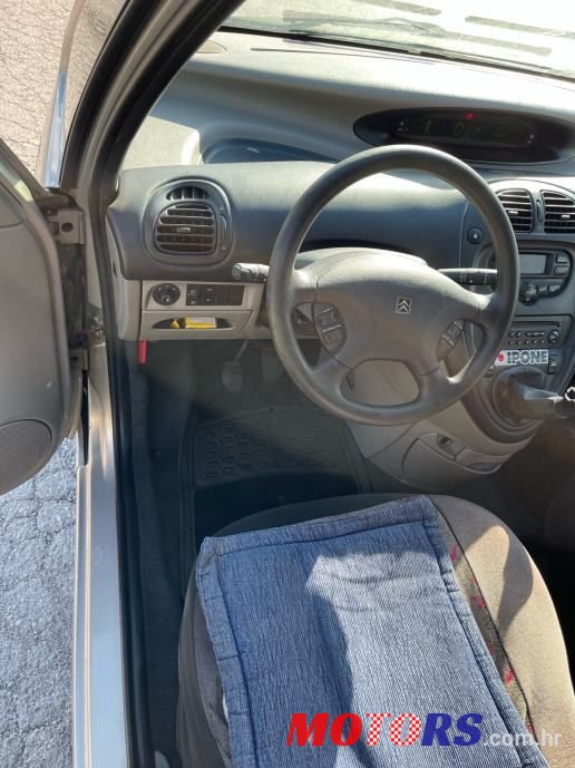 2002' Citroen Xsara Picasso 1,6 I photo #6
