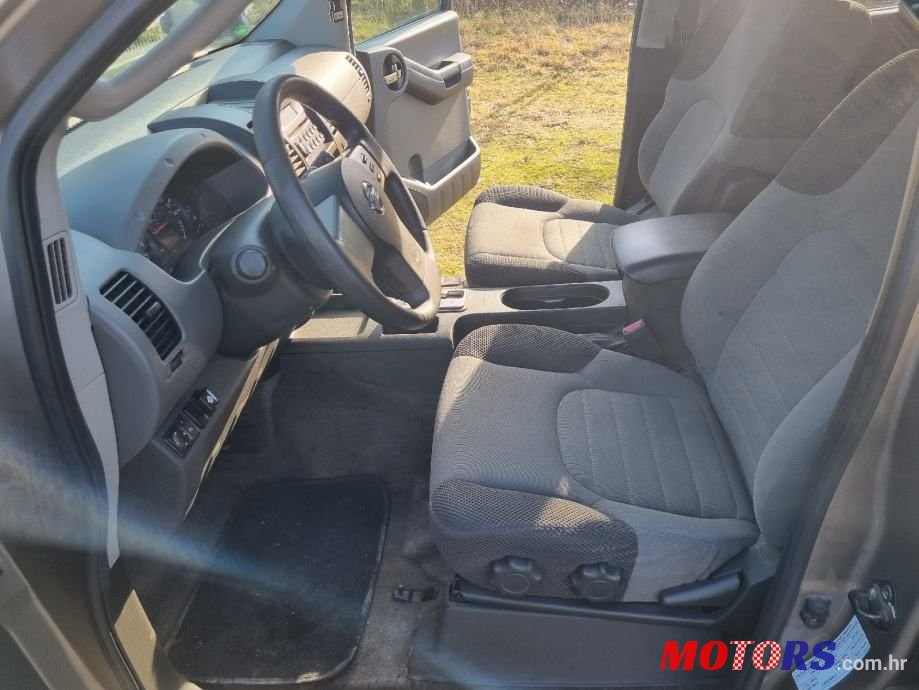 2005' Nissan Pathfinder 4.0 photo #5