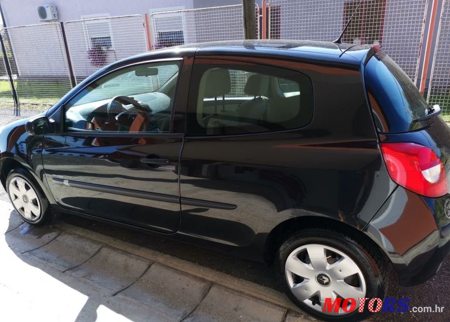 2007' Renault Clio 1,2 16V photo #1