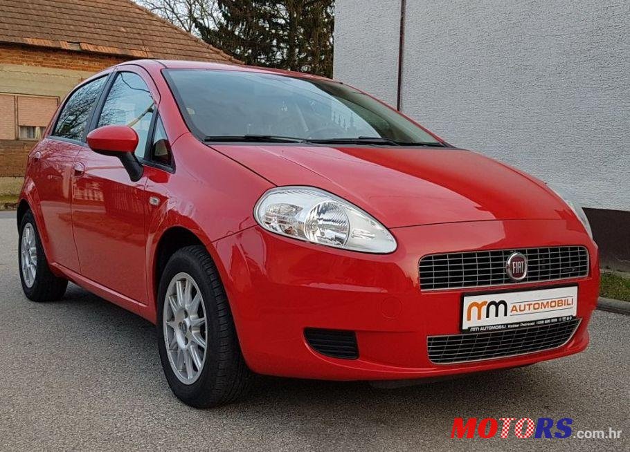 2009' Fiat Grande Punto 1,2 8V photo #1