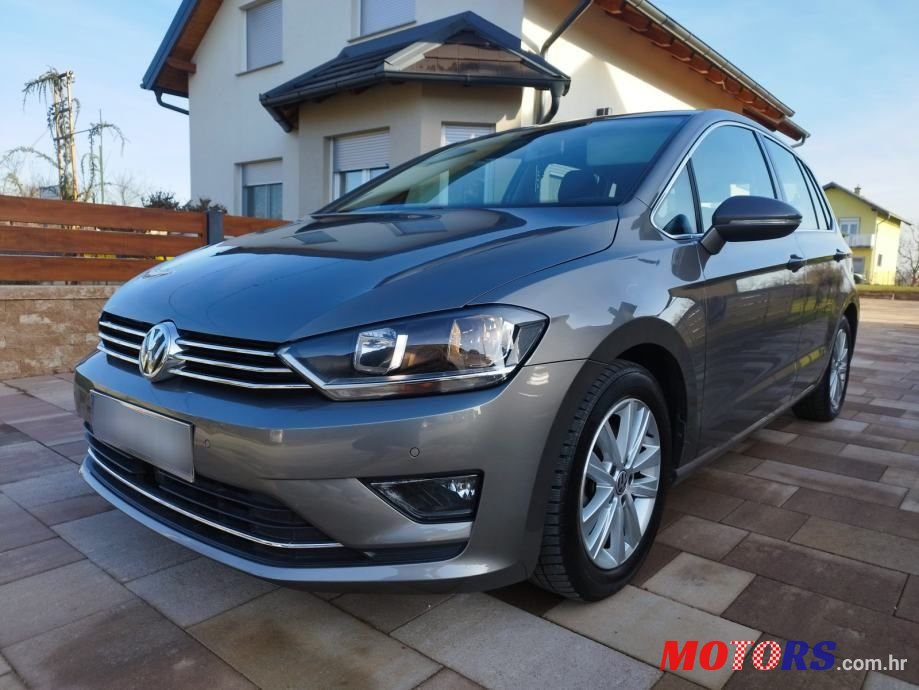 2015' Volkswagen Golf Sportsvan photo #6