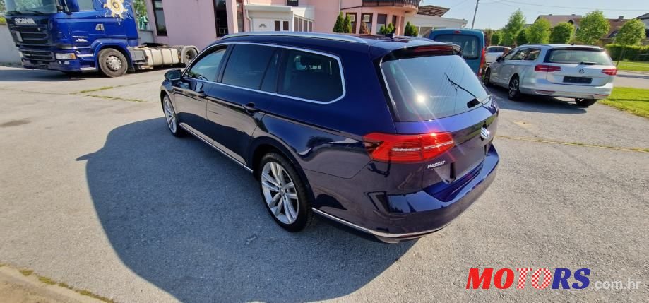 2017' Volkswagen Passat photo #5