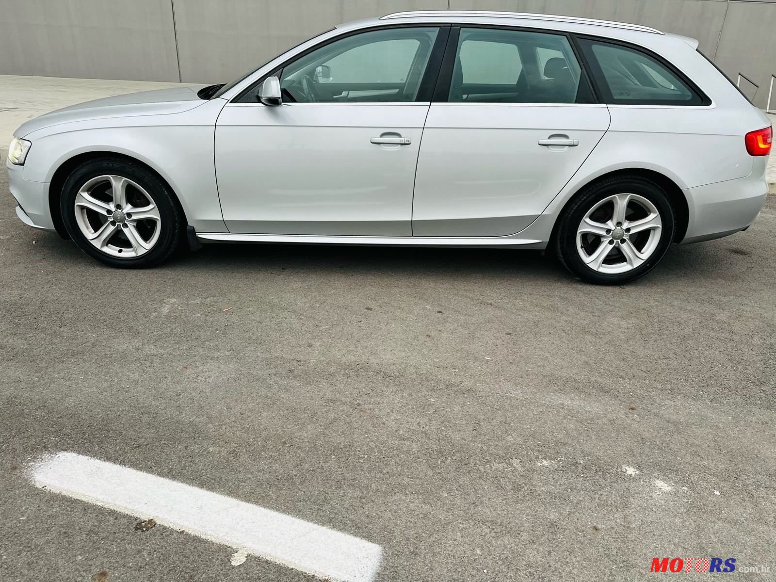 2014' Audi A4 Avant photo #5