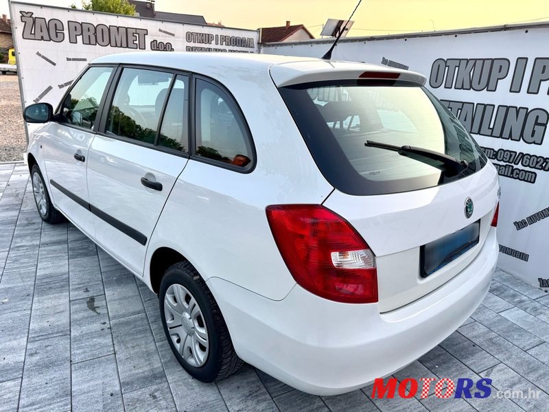 2010' Skoda Fabia Combi photo #1