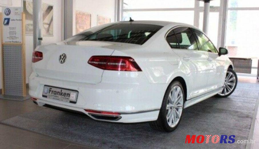 2016' Volkswagen Passat 2,0 Tdi Bmt photo #2