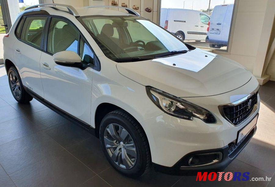 2019' Peugeot 2008 1,2 Puretech photo #1