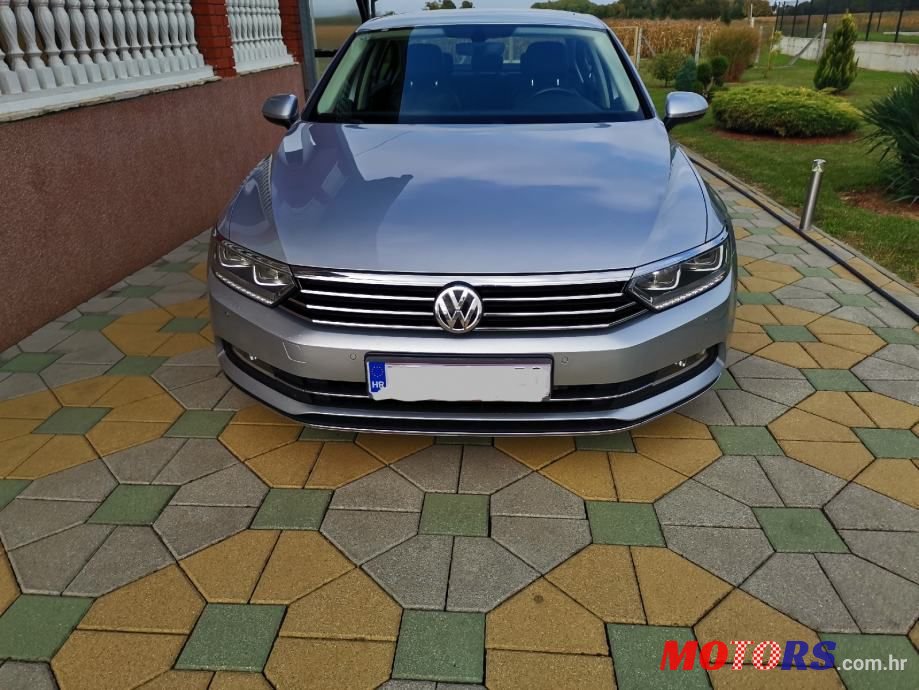 2015' Volkswagen Passat photo #2