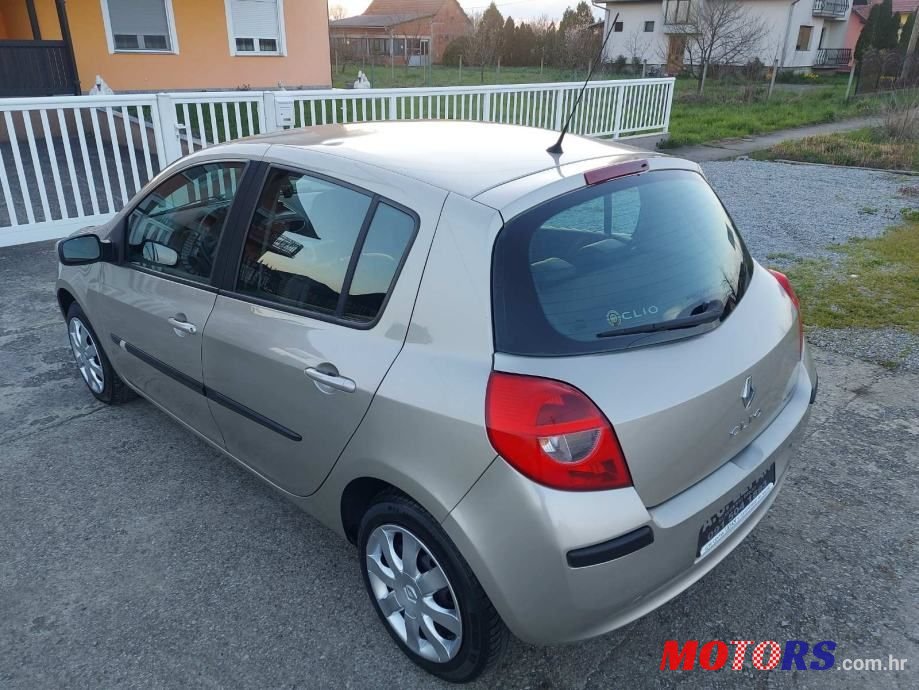 2006' Renault Clio 1,4 16V photo #3