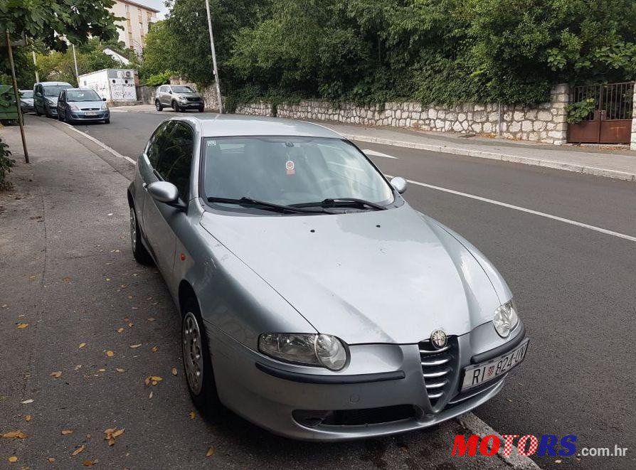 2001' Alfa Romeo 147 1,6 Ts photo #2