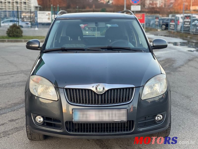 2009' Skoda Fabia Combi photo #4