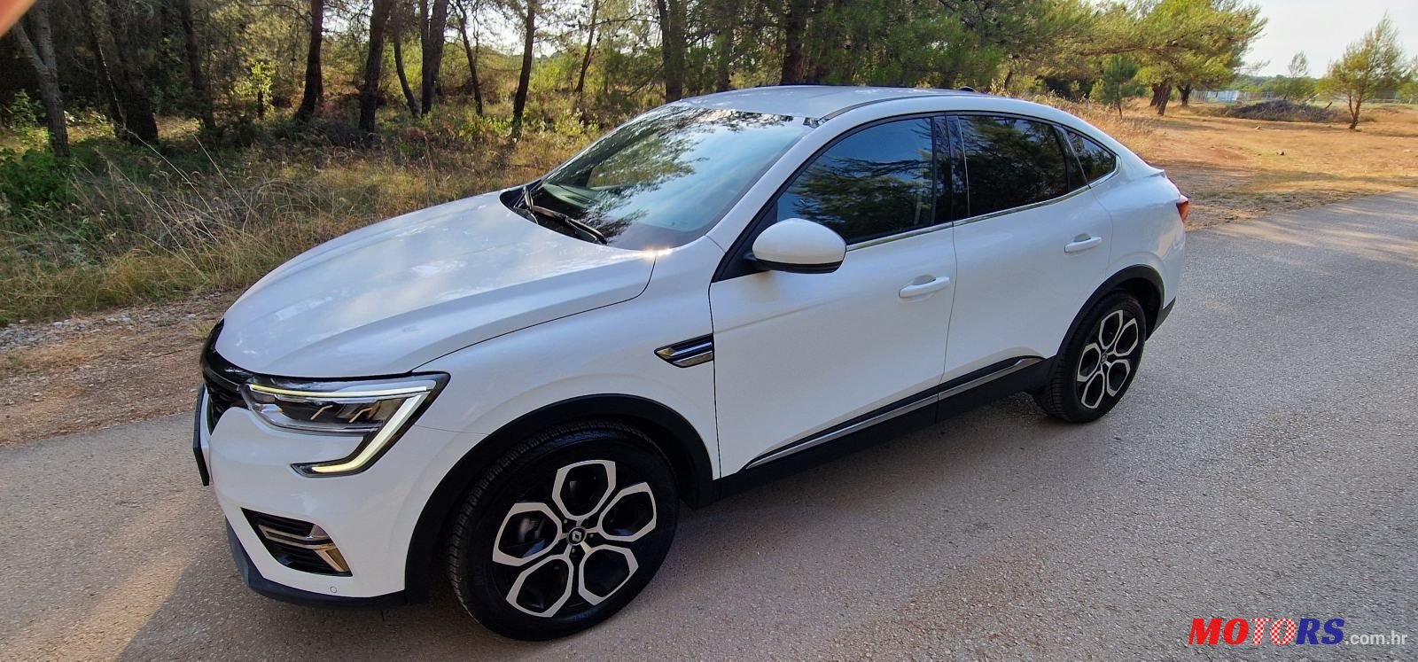 2022' Renault Megane E-Tech photo #4