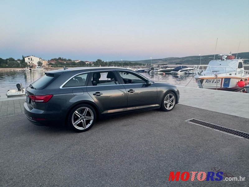 2019' Audi A4 Avant photo #2