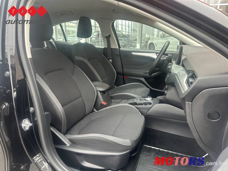 2019' Ford Focus photo #5