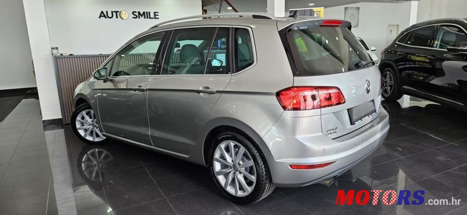 2014' Volkswagen Golf 1.6Tdi photo #5
