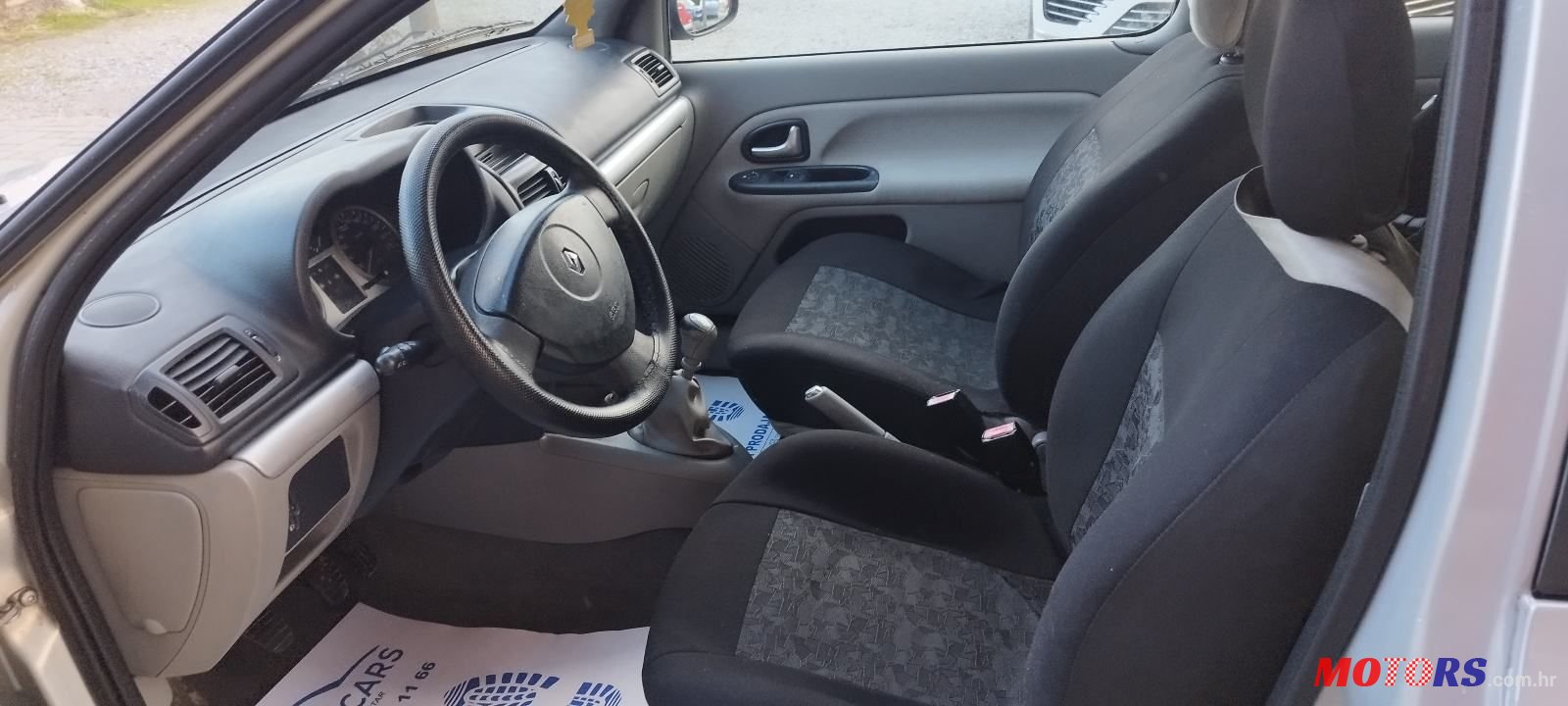 2002' Renault Clio 1,4 16V photo #6