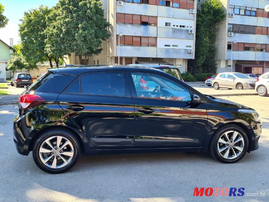 2016' Hyundai i20 1,1 Crdi photo #2