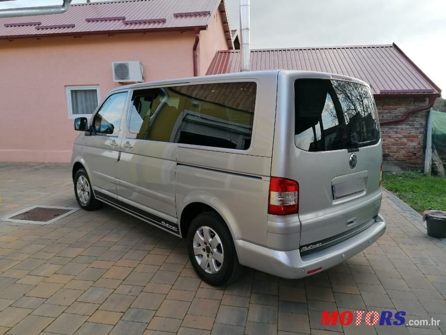 2008' Volkswagen Multivan 2,5 Tdi photo #3