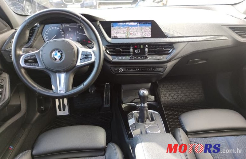 2020' BMW Serija 1 118D photo #6