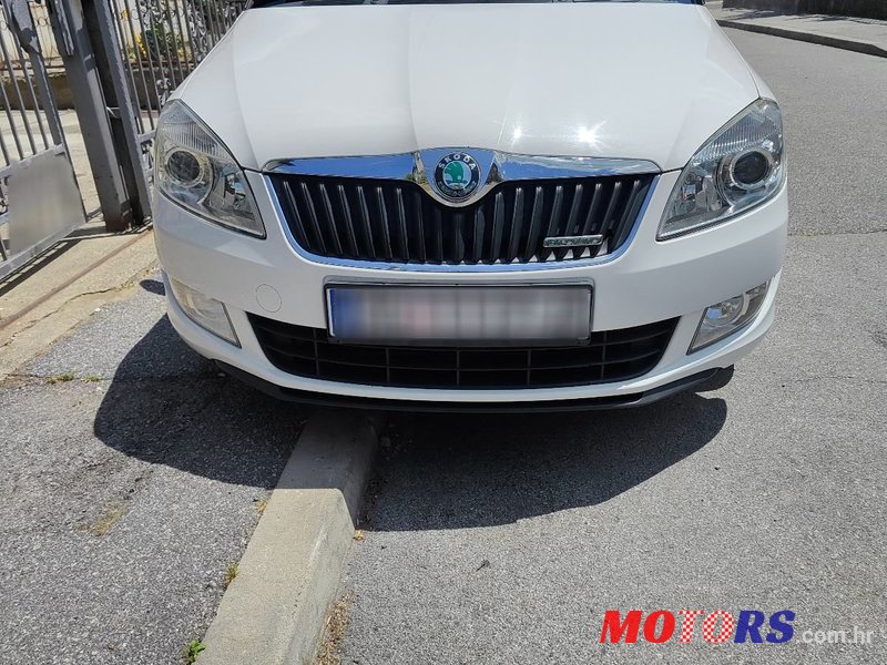 2011' Skoda Fabia Combi photo #1