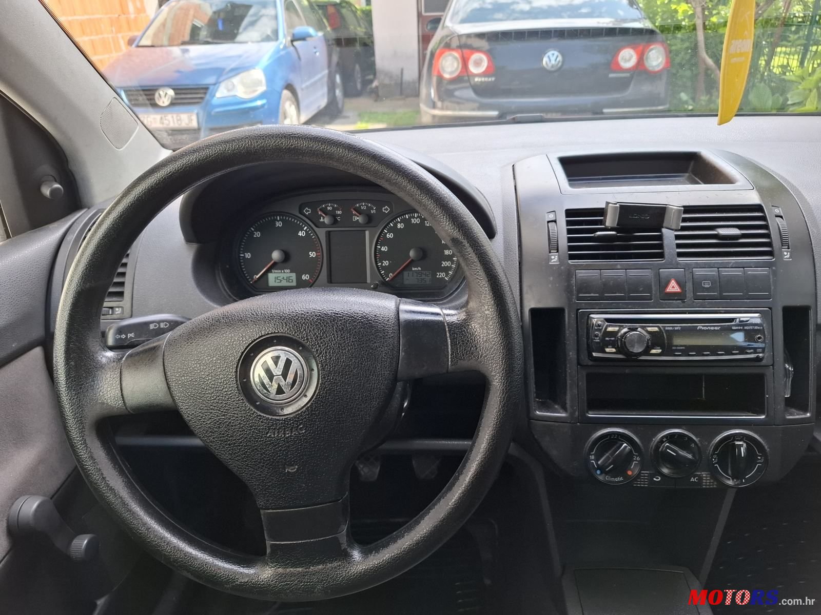 2008' Volkswagen Polo photo #4