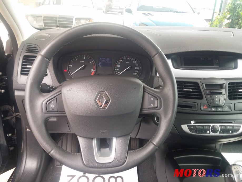 2010' Renault Laguna photo #3