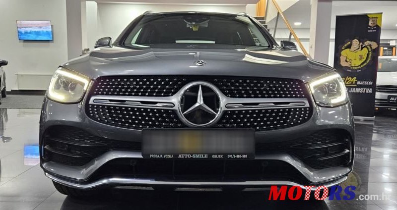 2019' Mercedes-Benz GLC 300 4Matic photo #4