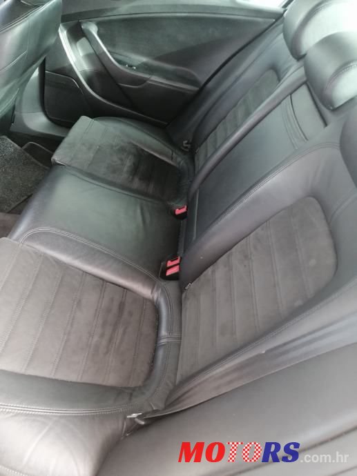 2008' Volkswagen Passat 2,0 Tdi photo #3