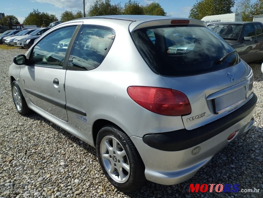 2005' Peugeot 206 206 1,1 photo #5