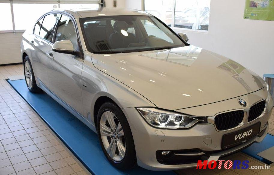 2012' BMW Serija 3 318D photo #1