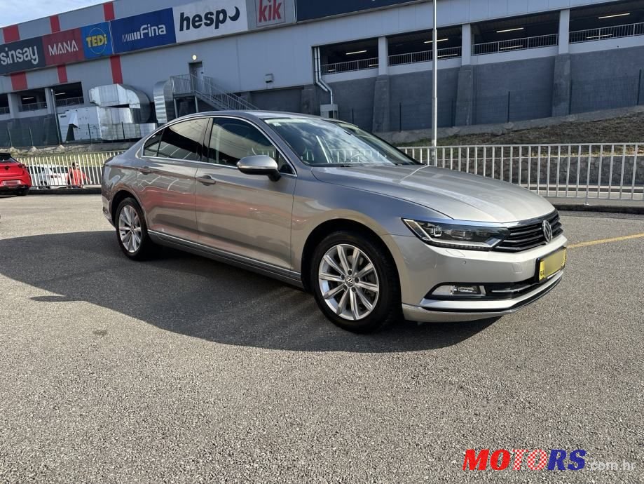 2016' Volkswagen Passat photo #4