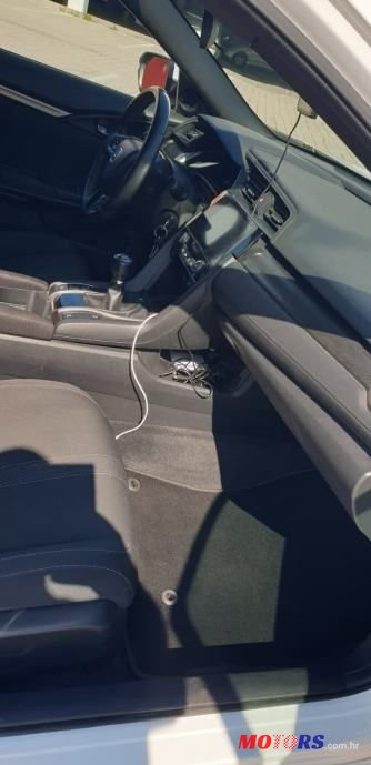 2017' Honda Civic 1,0T photo #5