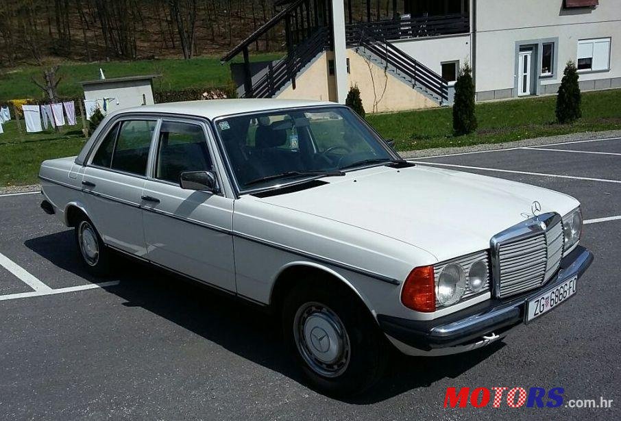 1982' Mercedes-Benz 123 240 photo #1
