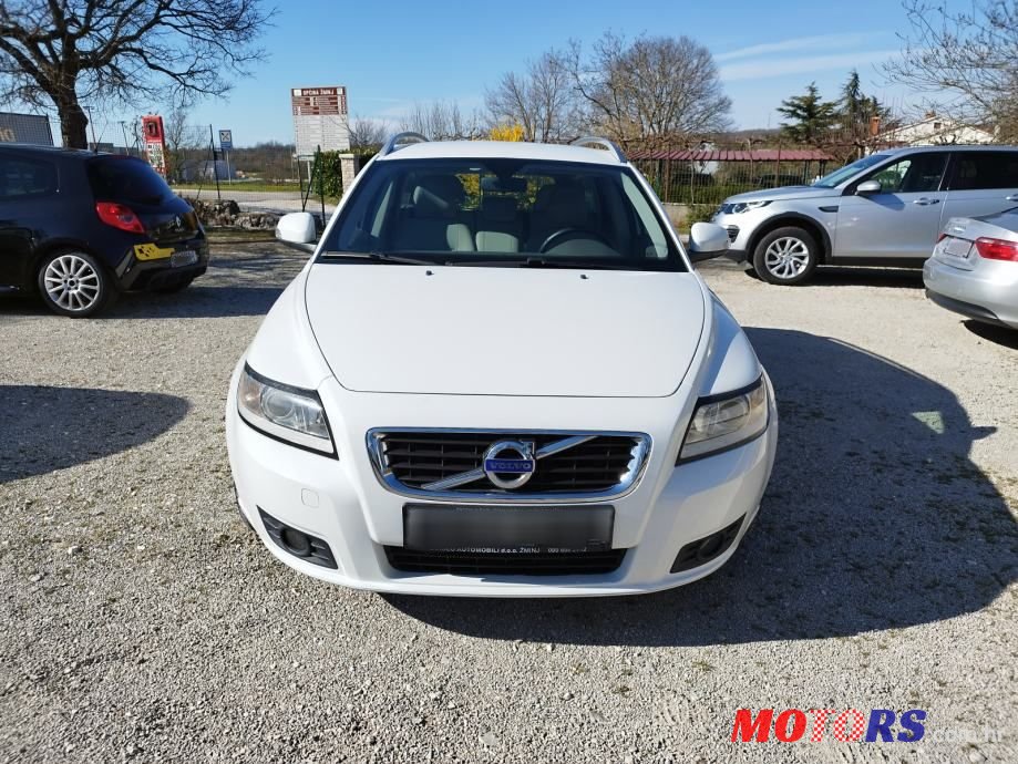 2011' Volvo V50 D2 photo #6