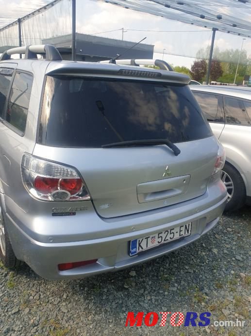 2007' Mitsubishi Outlander photo #6