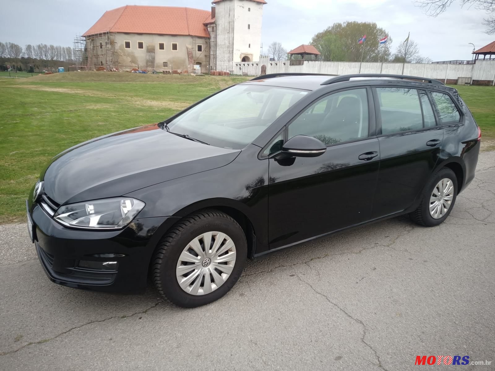 2014' Volkswagen Golf VII Variant photo #3