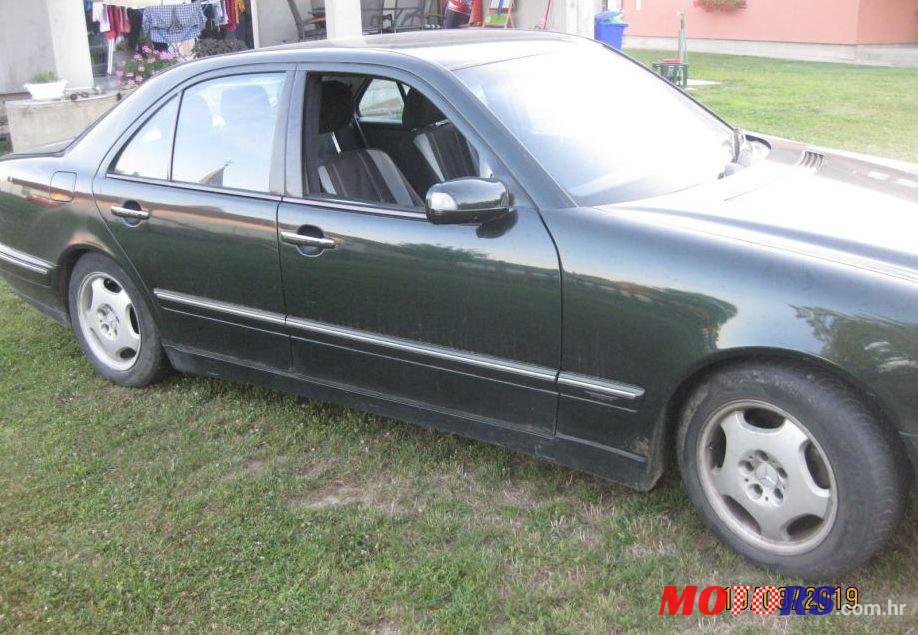 2001' Mercedes-Benz E-Klasa 270 photo #1