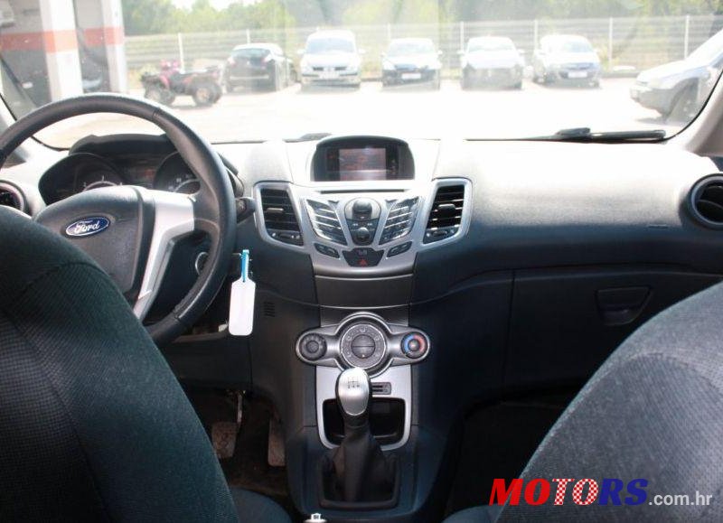 2010' Ford Fiesta 1,6 photo #2