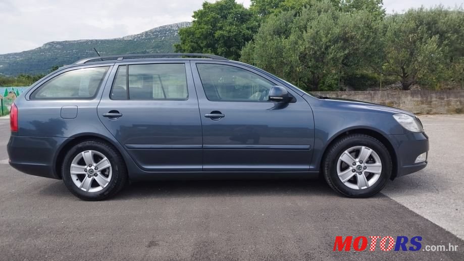 2012' Skoda Octavia Combi photo #5