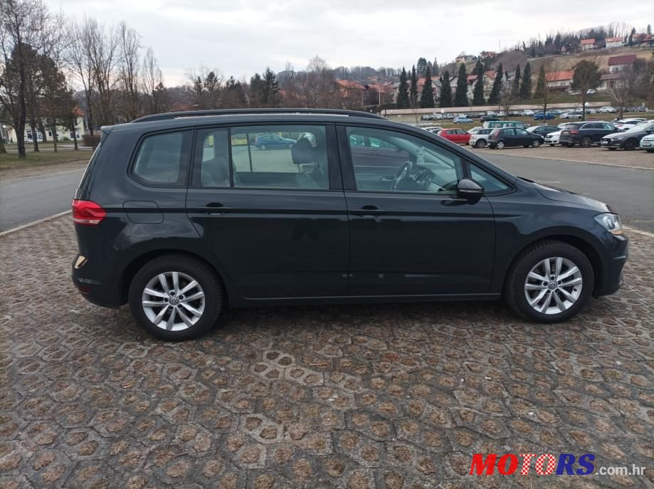 2016' Volkswagen Touran 2,0 Tdi Bmt photo #4