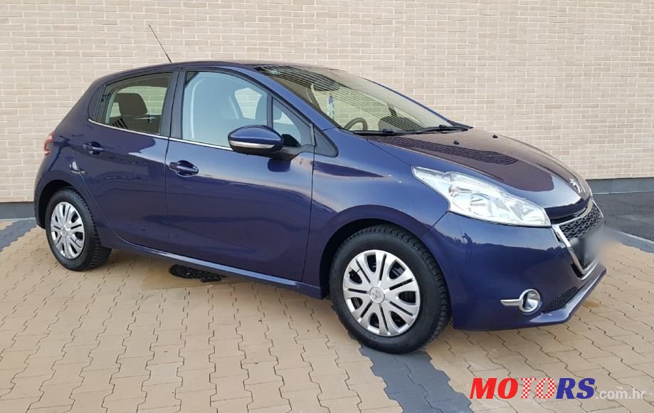 2012' Peugeot 208 1,2 Vti photo #4