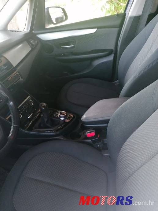 2017' BMW Serija 2 216D photo #6