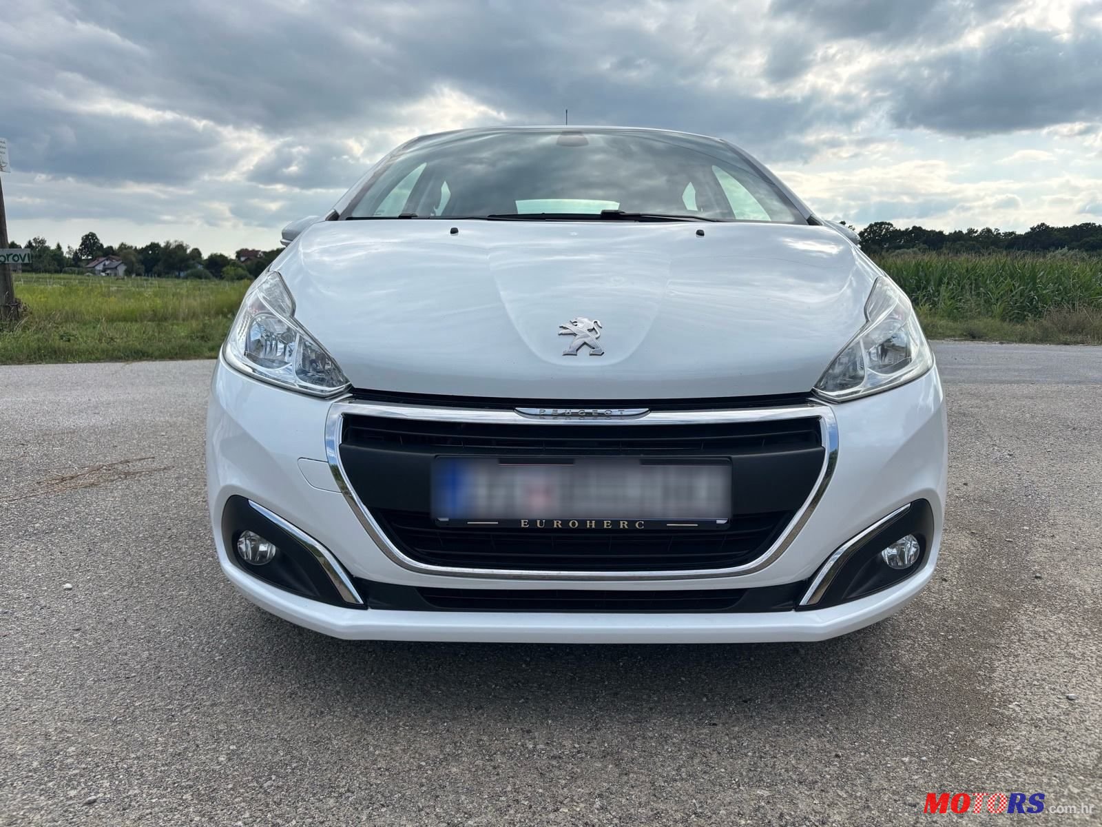 2015' Peugeot 208 1,6 Bluehdi photo #2