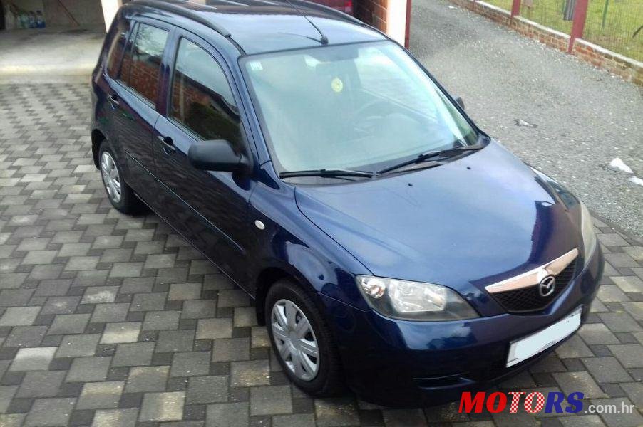 2004' Mazda 2 Cd68 photo #2